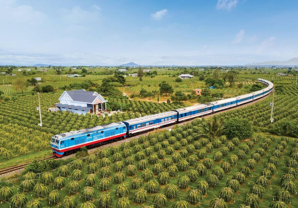 Chuyến tàu hàng đầu tiên từ Việt Nam sang Châu Âu năm 2025 có gì đặc biệt?