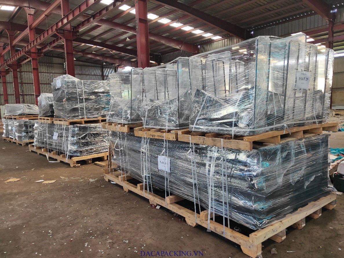 Đóng Kiện Pallet Gửi Hàng Khô Bắc – Nam Bằng Tàu: Cần Lưu Ý Gì?