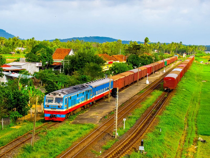 Xuất Khẩu Qua Đường Sắt: TEU Tăng 283% Trong 6 Tháng Đầu 2025