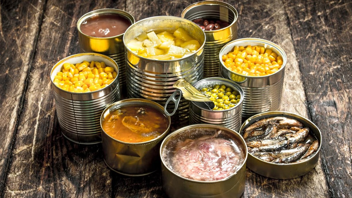 Vận chuyển sữa và thực phẩm đóng hộp từ nhà máy miền Bắc vào các tỉnh phía Nam