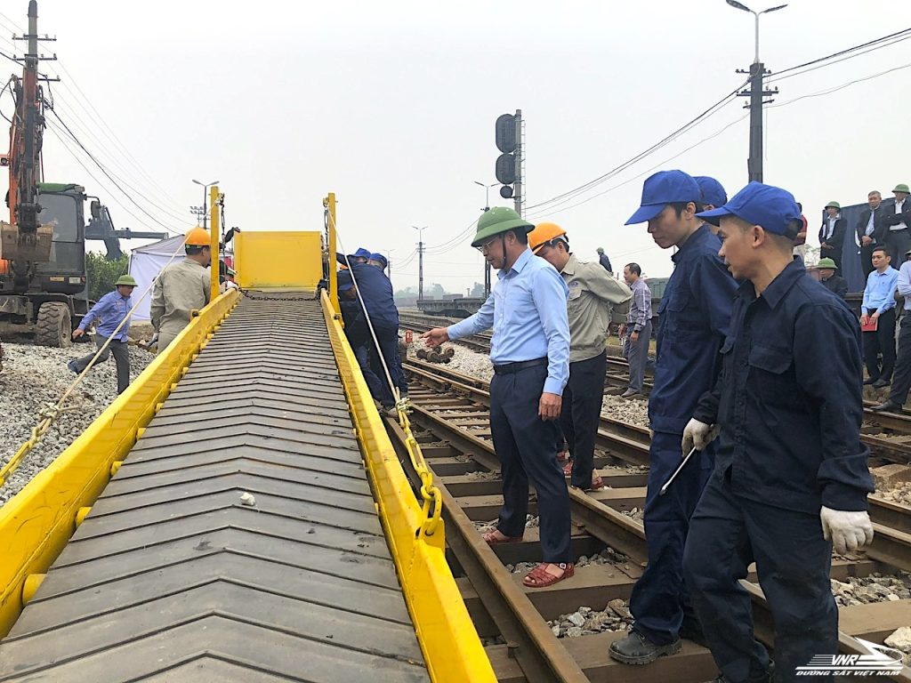  Việt Nam chủ động ứng phó và chạy tàu an toàn trong lũ