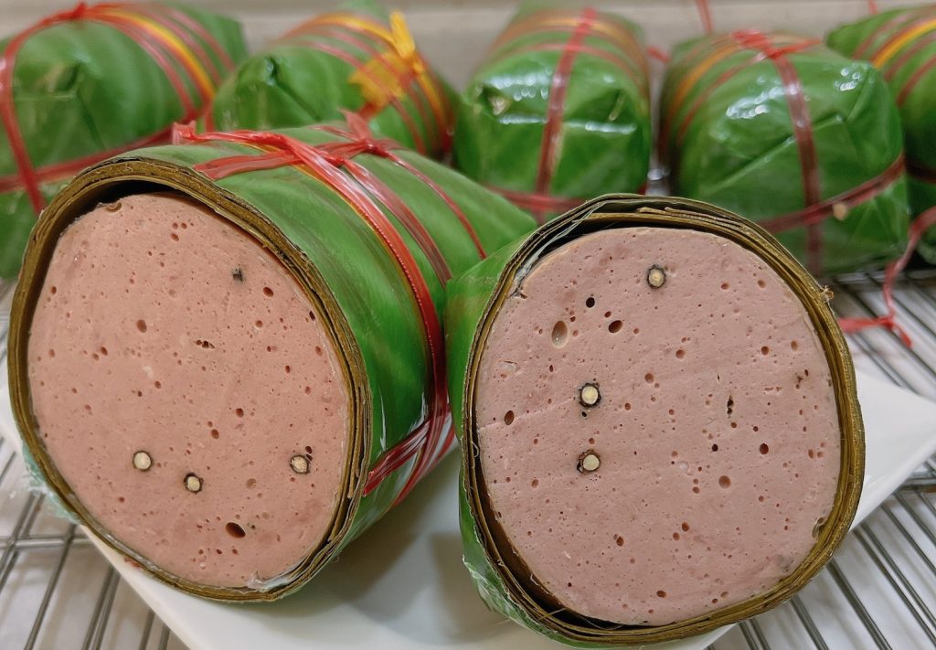 Gửi Chả Bò Cho Người Thân Từ Quảng Nam Ra Vũng Tàu Cùng Vietrail