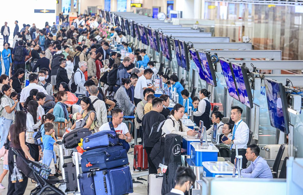 Vé máy bay, tàu xe Tết còn hay hết?