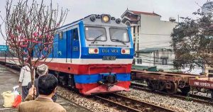 Gửi quà Tết bằng tàu hỏa: Nên gửi trước Tết bao nhiêu ngày để kịp nhận? | Vietrail