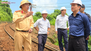 Đường Sắt Qua Đèo Hải Vân Gấp Rút Xử Lý Đá