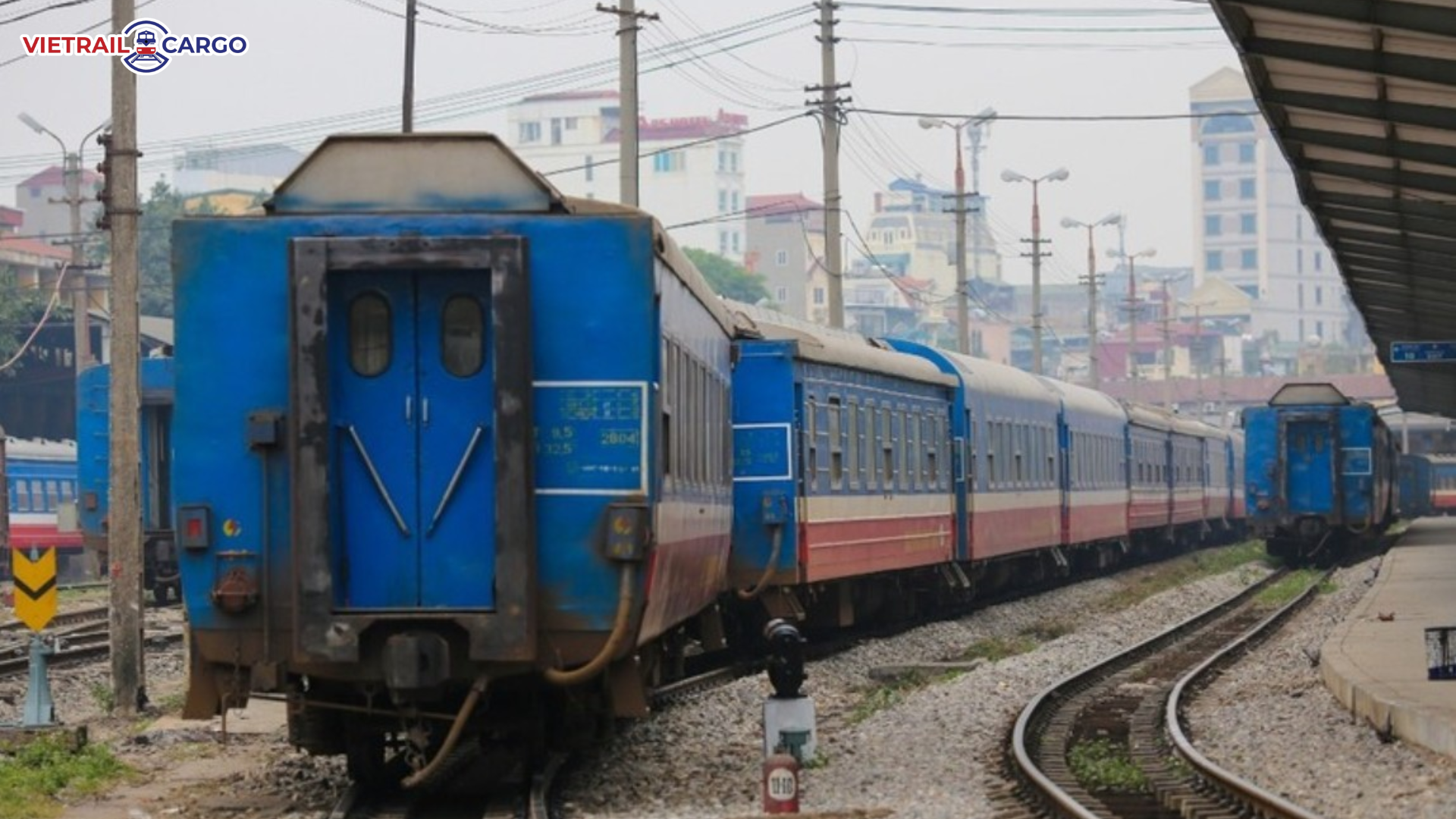 Giá vé: Đường sắt chính thức tăng từ hôm nay