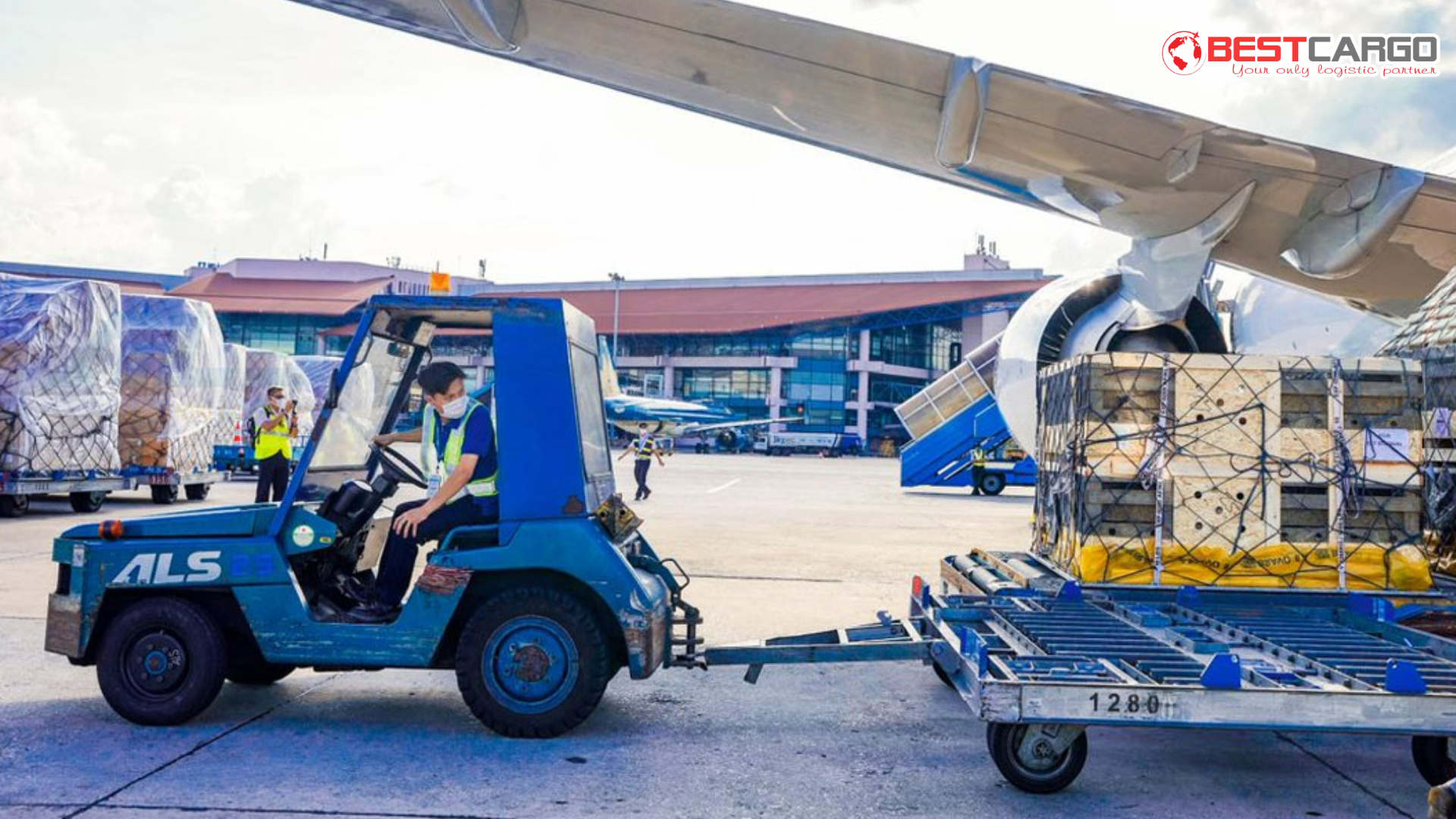 Phi công lo ngại rủi ro khi bay qua vùng xung đột Trung Đông
