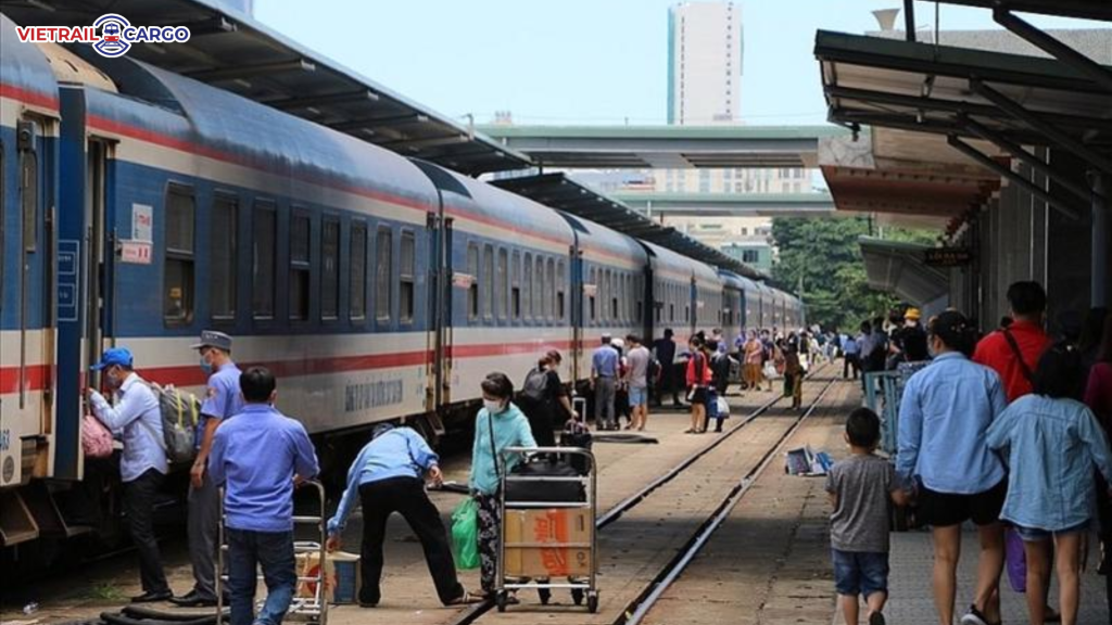 Vé tàu dịp lễ 30-4 đạt kỷ lục hơn 44000 chỗ