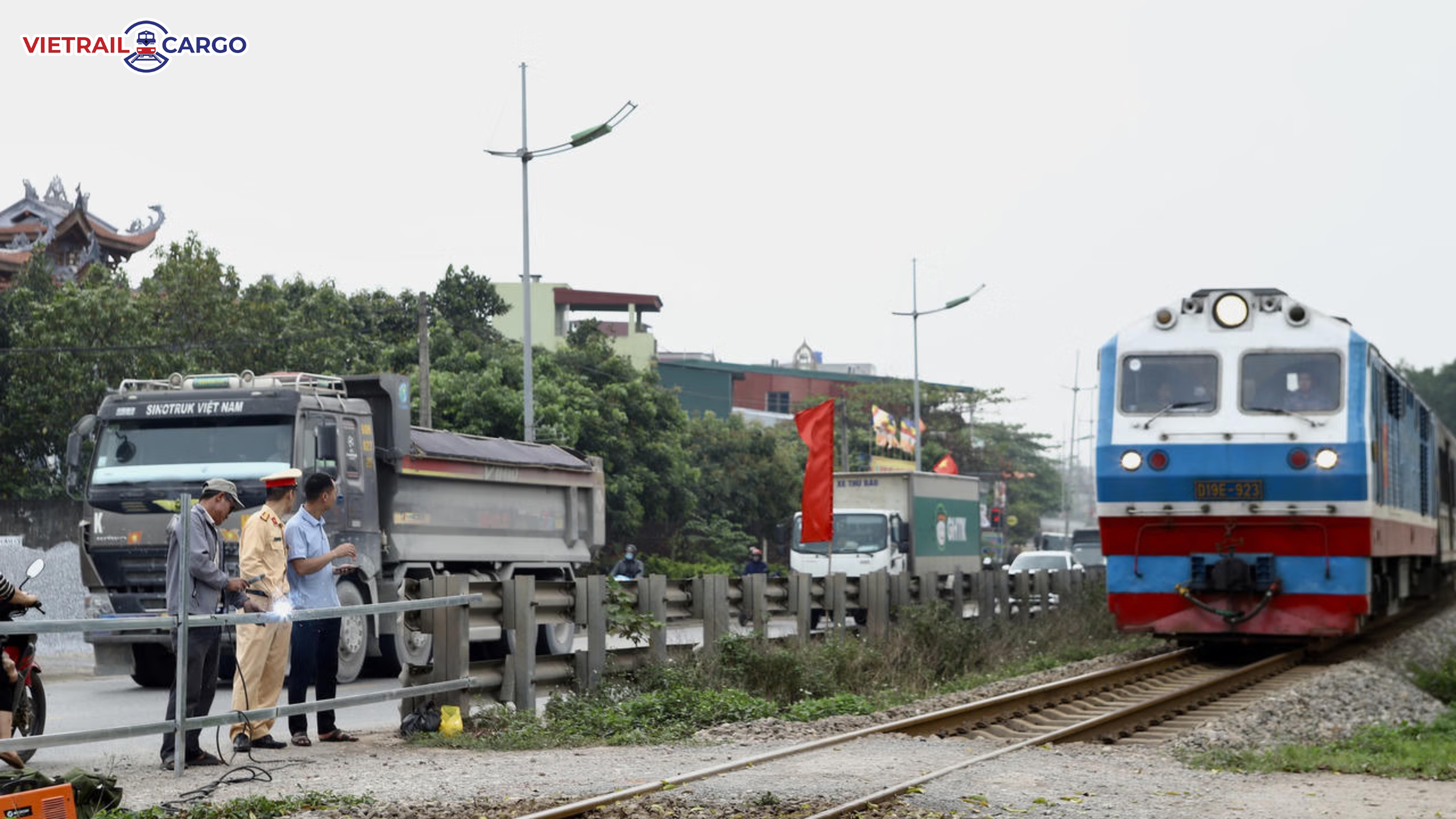 Tai nạn đường sắt diễn biến phức tạp