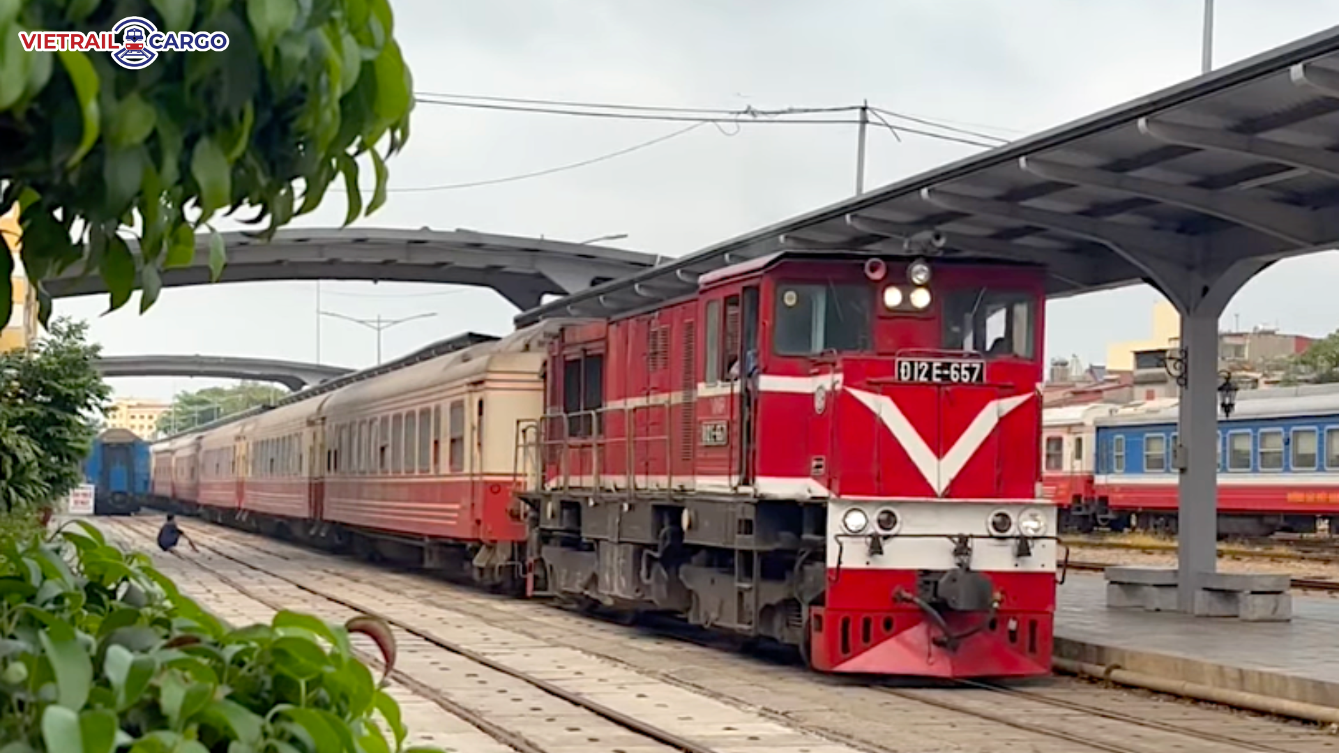 Hơn 1,3 triệu lượt khách đi tàu hỏa Phượng Đỏ