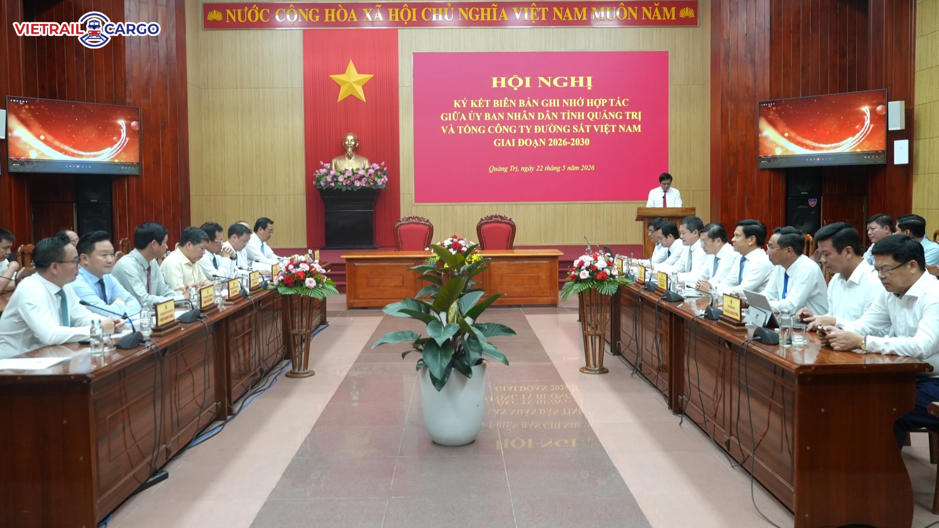 Quảng Trị hợp tác với ngành đường sắt phát triển tàu du lịch