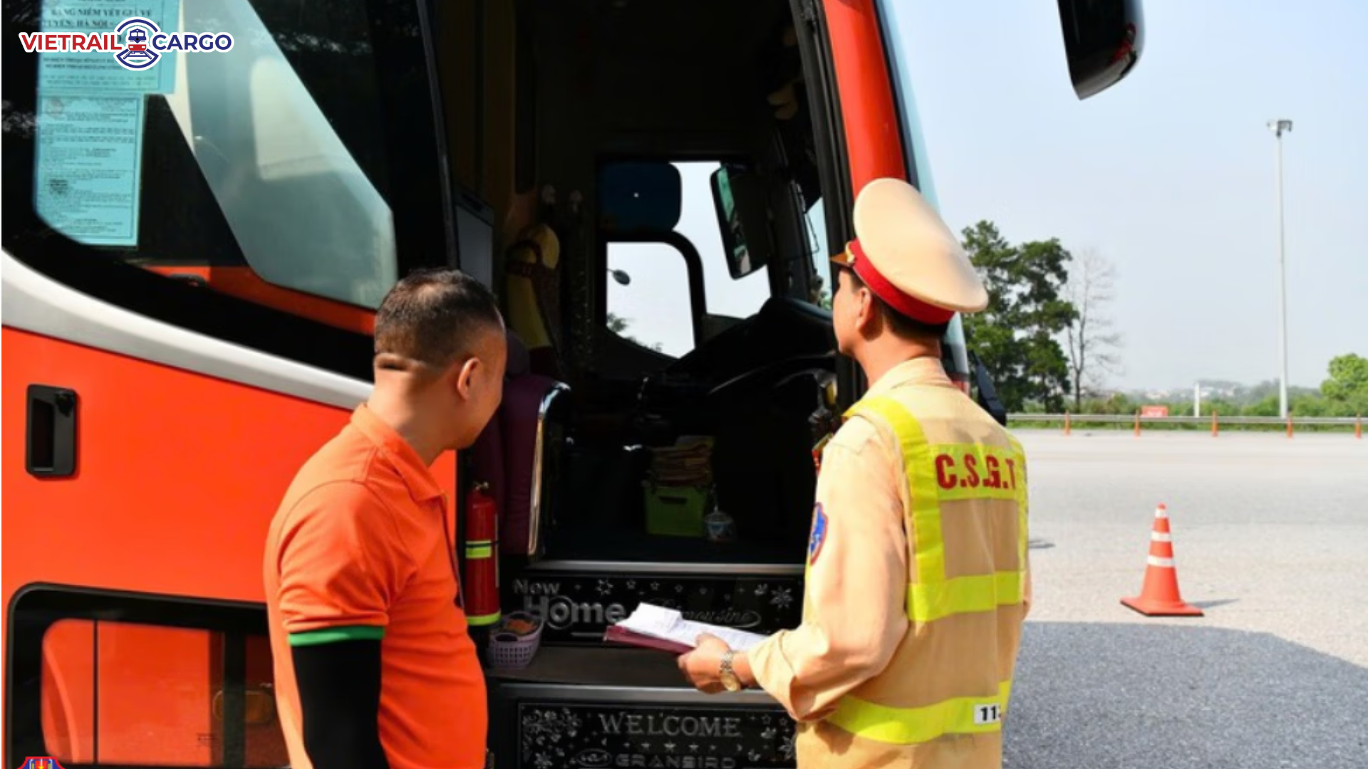 Vi phạm giao thông: 650 trường hợp bị xử lý trên đường sắt