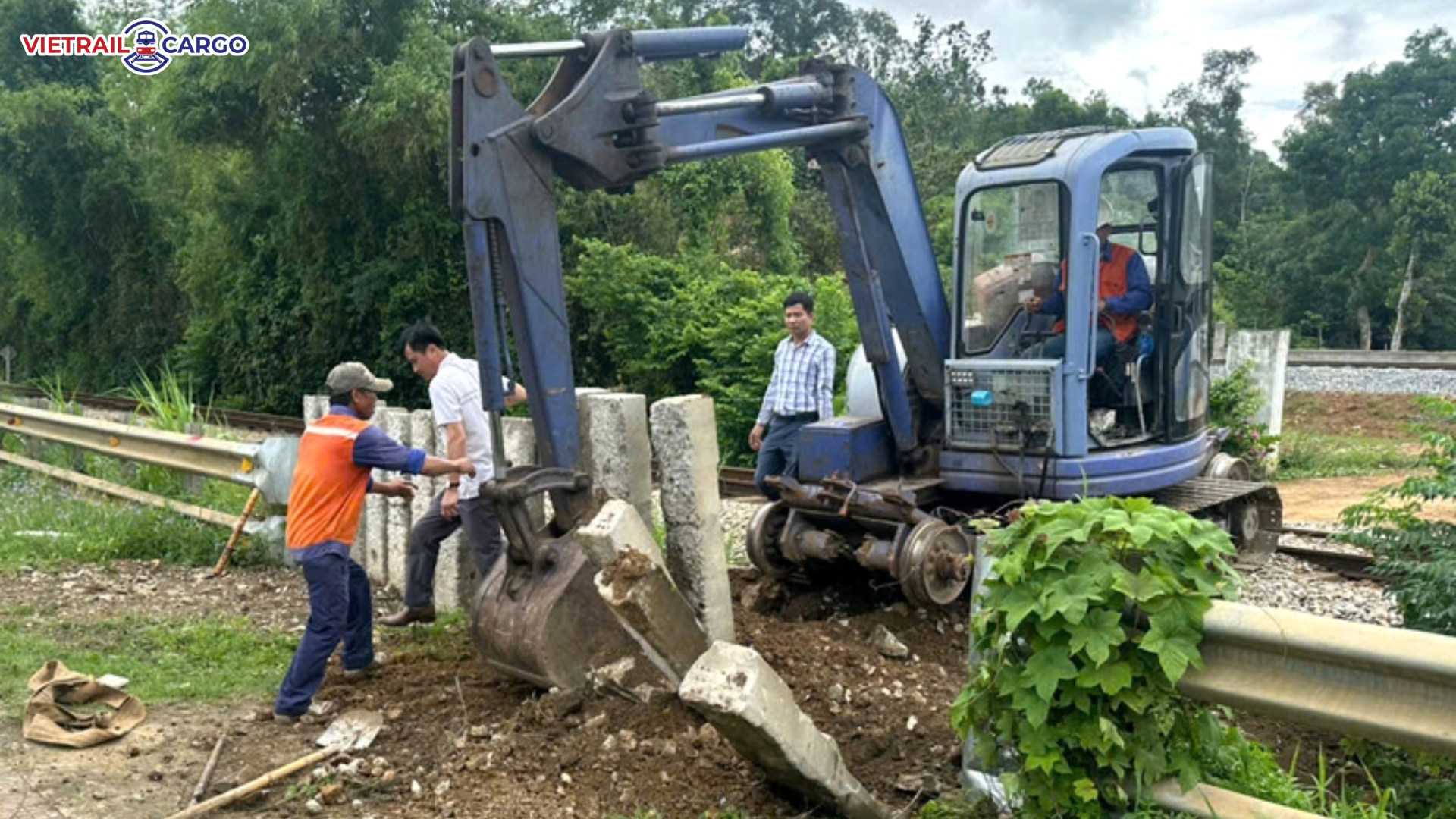 Thanh Hóa: Kiên quyết đóng lối đi tự mở đường sắt