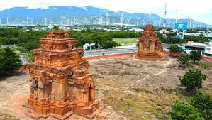 Khánh Hòa đề xuất điều chỉnh đường sắt tốc độ cao để bảo vệ tháp Hòa Lai