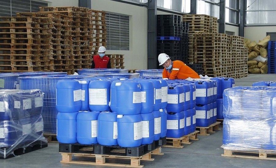 Vận chuyển hóa chất lỏng và dung môi may mặc TP.HCM – Đà Nẵng bằng đường sắt